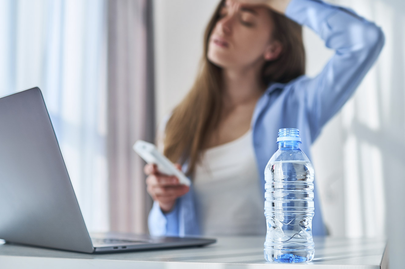 Heiße Tage, kühle Köpfe – So macht das Büro im Sommer Spaß